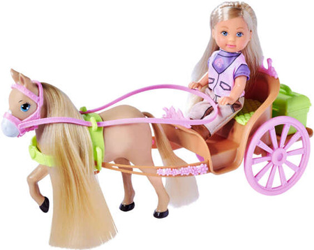 Evi Love w bryczce z konikiem 086794