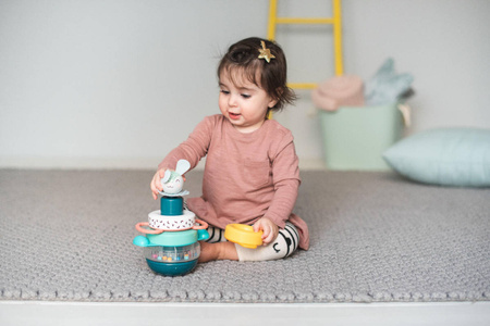 Taf Toys Piramida Króliczek Hunny 124452