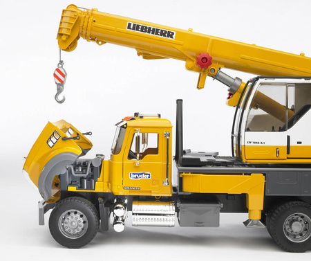 Bruder 02818 mack granite z dźwigiem liebherr 028183