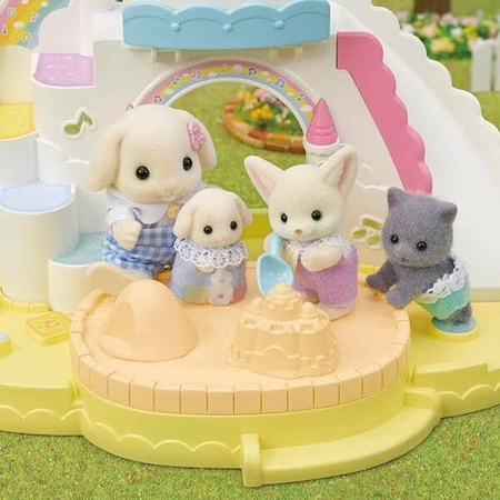 Sylvanian Families 05746 plac zabaw z basenem 057469