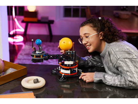 Lego 42179 Technic Planeta Ziemia i Księżyc 584133