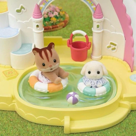 Sylvanian Families 05746 plac zabaw z basenem 057469