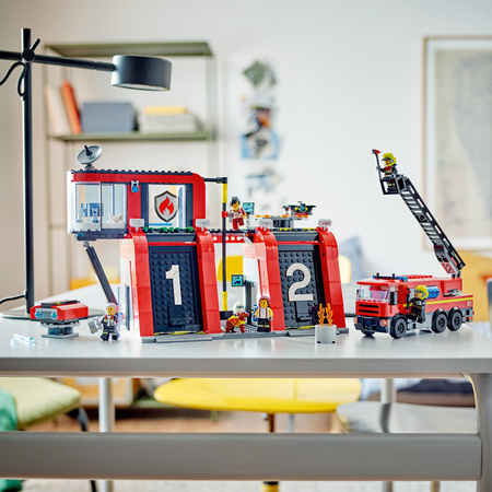 Lego 60414 City Remiza strażacka z wozem strażackim