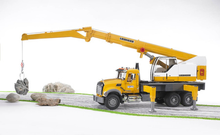 Bruder 02818 mack granite z dźwigiem liebherr 028183
