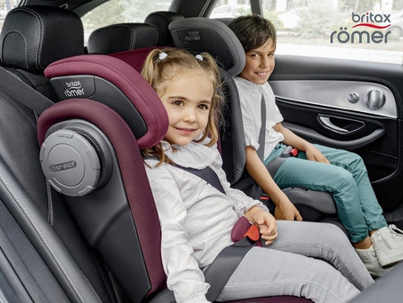 Britax Romer Kidfix III M fire red fotelik samochodowy 15 – 36 kg (≈ 3.5 – 12 lat)