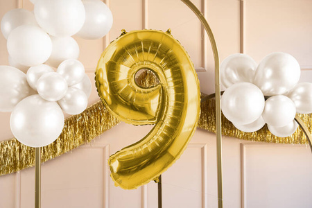 Balon foliowy cyfra 9 72cm jasny złoty 033702