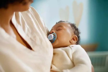 Avent Smoczek uspokajający Ultra Air ortodontyczny 0-6 m chłopiec łód 949183
