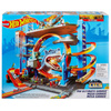 Hot wheels ftb69 city mega garaż rekina + 2 autka
