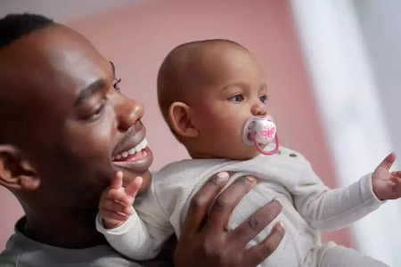 Avent Smoczek uspokajający Ultra Air ortodontyczny 0-6 m dziewczynka 949213
