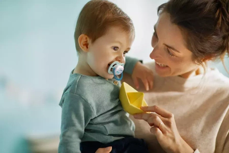 Avent Smoczek uspokajający Ultra Air ortodontyczny 0-6 m chłopiec łód 949183
