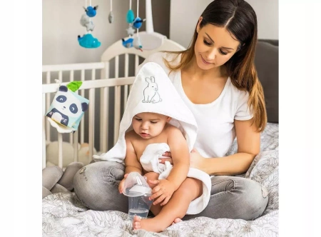 Babyono Okrycie kąpielowe welurowe -ręcznik z kapturkiem 85x85 cm 412374