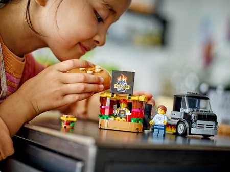 Lego 60404 City Ciężarówka z burgerami