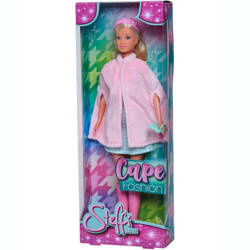 Steffi w modnej pelerynce 091132