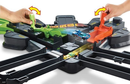 Hot wheels gfh87 kolosalna kraksa wielki zestaw