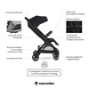 Easywalker Jackey Kompaktowy, samoskładający się wózek spacerowy z torbą transportową Shadow Black 997219+ Kierownica GRATIS