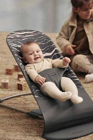 BabyBjorn leżaczek Bliss Cotton Antracyt/Landscape Print (rama Dark Grey) 060273
