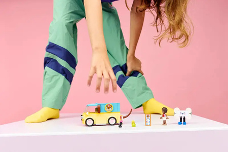 LEGO 42678 FRIENDS Furgonetka z akcesoriami 054895