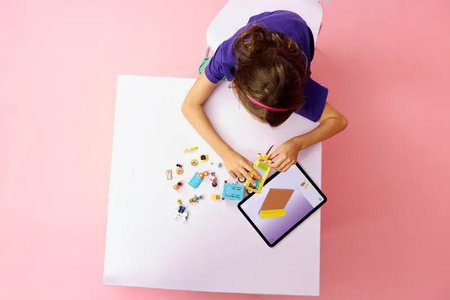 LEGO 42678 FRIENDS Furgonetka z akcesoriami 054895