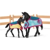 Schleich Zagroda dla koni z klaczą oraz źrebakiem Horse Club 654034